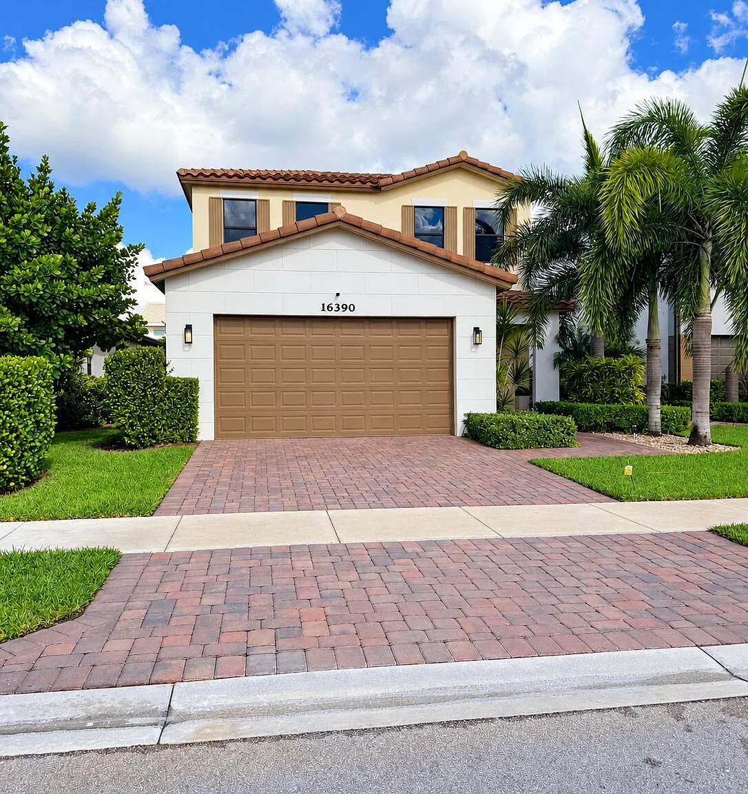 3 bed, 2.5 bath, 2110 sqft, $4,300 — Photo 1