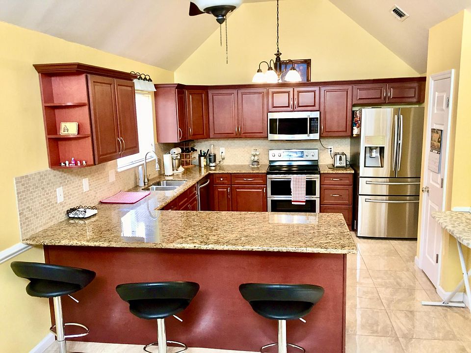 1st image of 213 Misty Ct #213