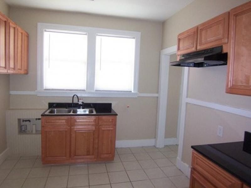 2nd image of 746 Maury St