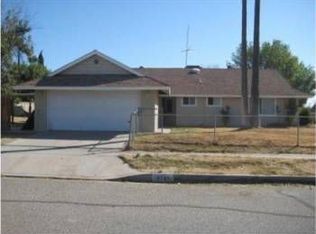 9745 Olive St, Bloomington, CA 92316