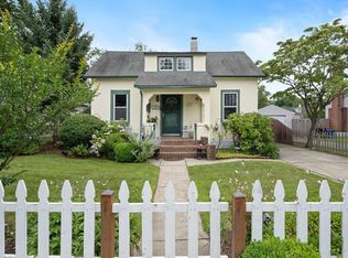 36 Pine St, Bay Shore, NY 11751
