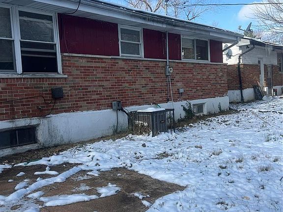 4th image of 9748 Portage Dr