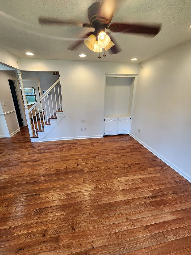 4 Bedroom Home in Sought Out Neighborhood of Virginia Beach — Photo 3