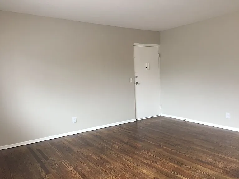 Clearwater Apartments — Photo 7