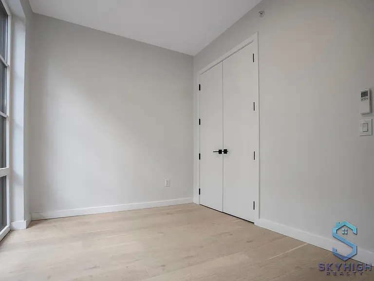 37-25 32nd St #5G — Photo 8