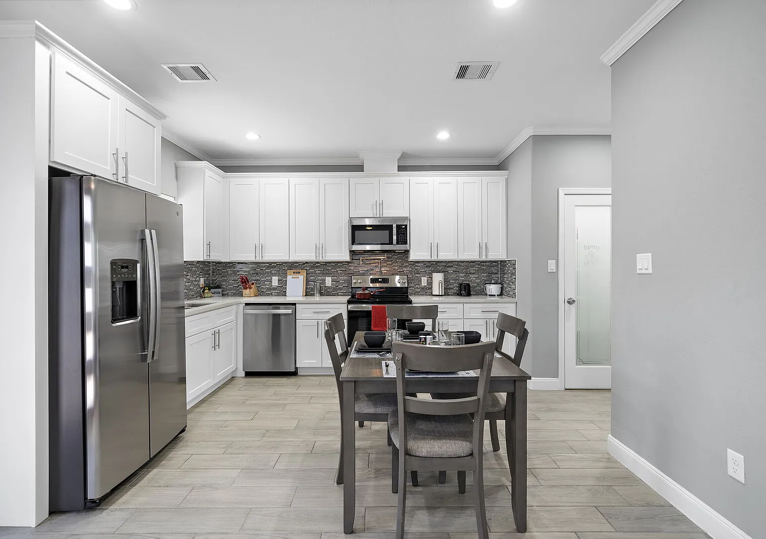 Gated | 2.5 Bath + Laundry | Near NRG & Med Center — Photo 3