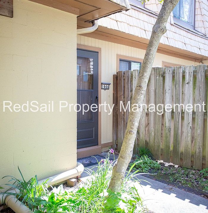 1st image of 1644 Malibu Pl
