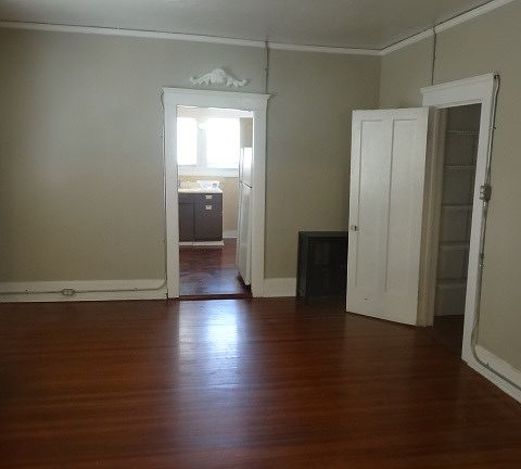 2nd image of 519 W Woodlawn Ave APT 4