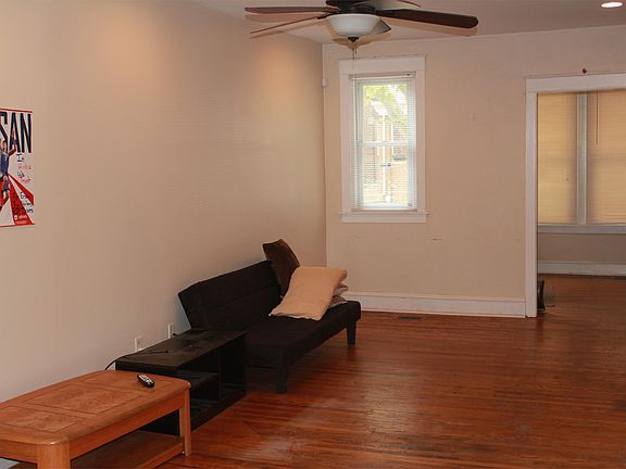 2nd image of 5870 Woodcrest Ave