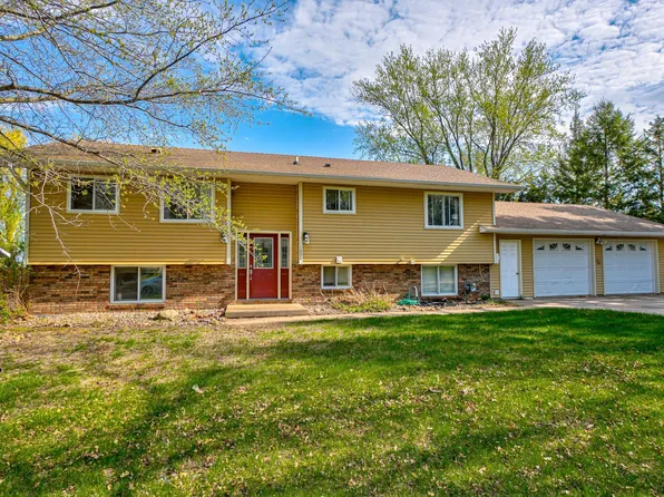 1230 Lokhorst St, Baldwin, WI 54002