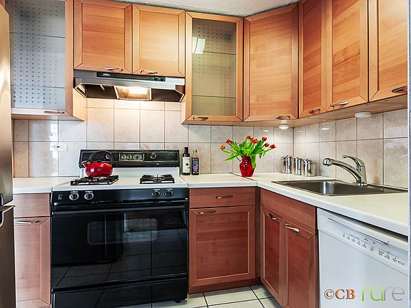 5th image of 340 E 93rd St APT 15M