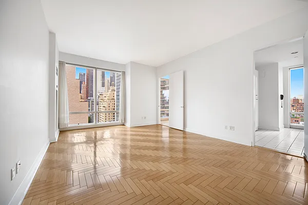 Rented by City Connections Realty | media 3