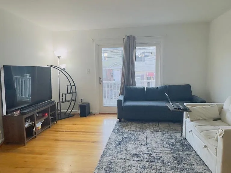 124 Hopkins Ave — Photo 2
