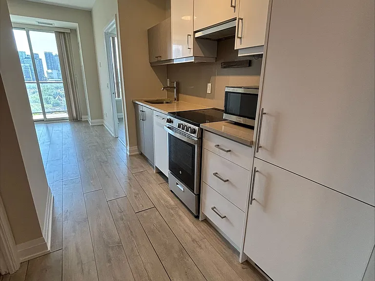 181 Huron St #1302 — Photo 6