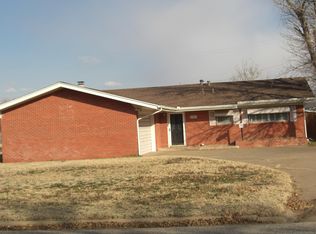 1316 Yonkers St, Plainview, TX 79072