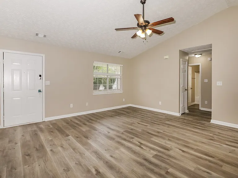 248 Fern Ct — Photo 4