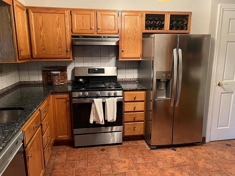 7506 Newmarket Dr — Photo 16