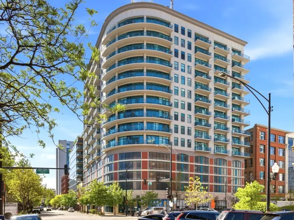 340 W Superior St, Chicago, IL