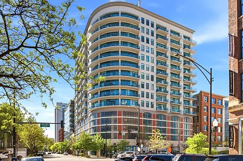 340 W Superior St Photo 1