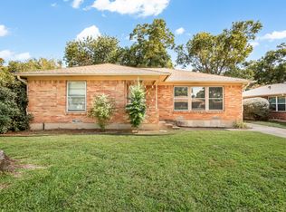 1830 Viewcrest Dr, Dallas, TX 75228