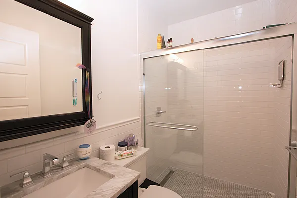 Rented by R New York | media 33