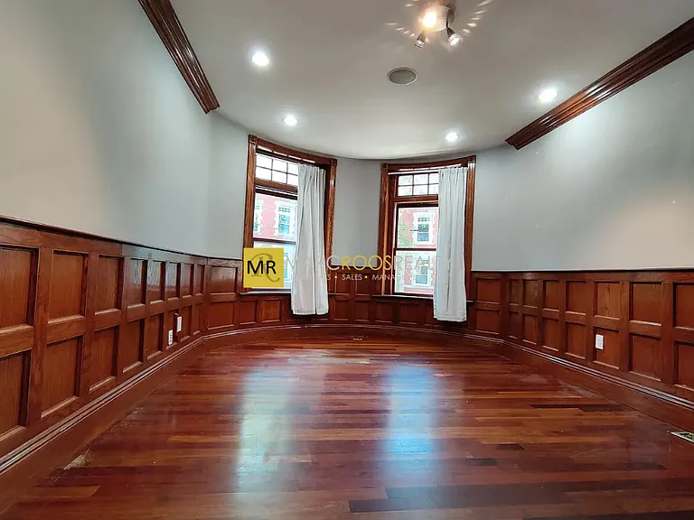 8 Strathmore Rd #4B — Photo 8