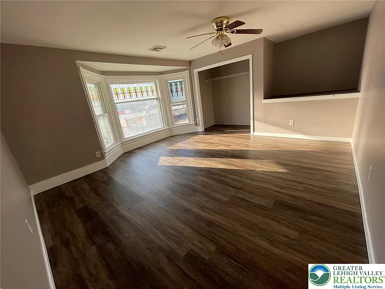 141 W Ridge St #B — Photo 5