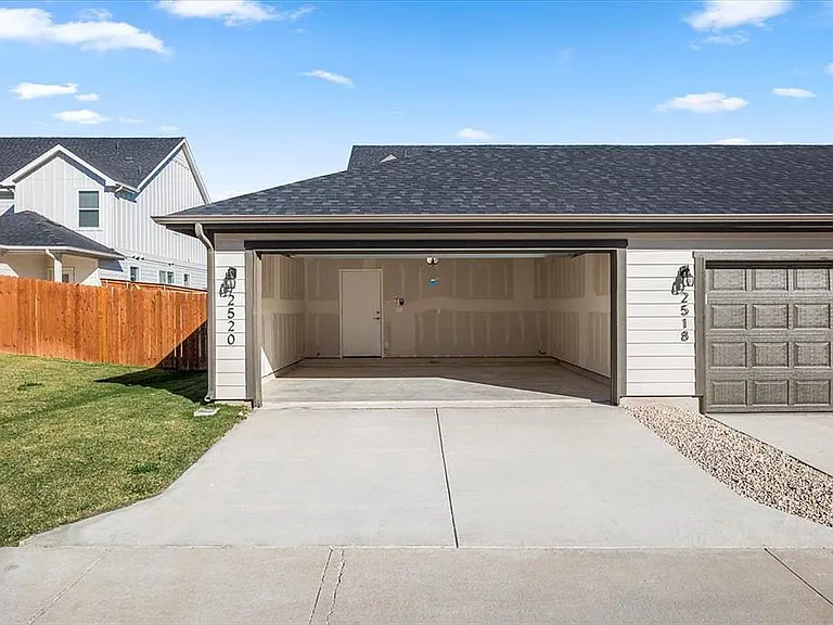 2517 Violet Theo Ln — Photo 29