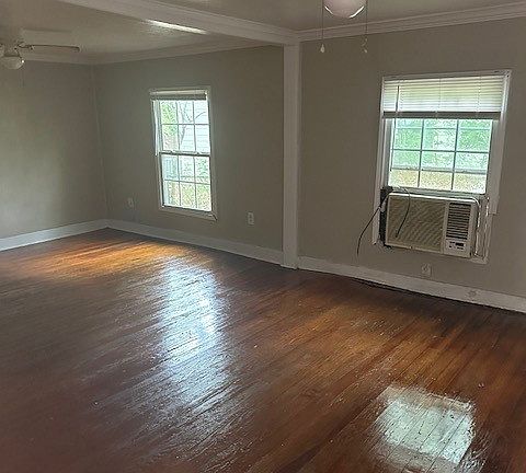 3rd image of 708 S Dewey Ave