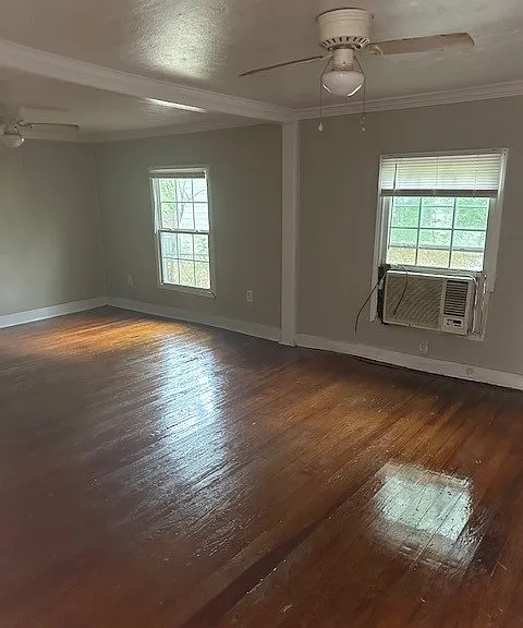 708 S Dewey Ave — Photo 3