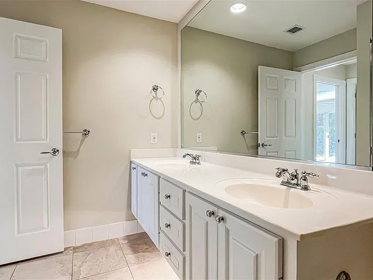 11830 Delfina Ln — Photo 18