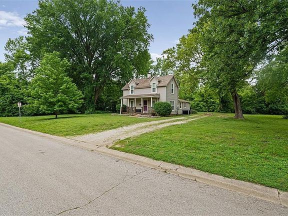3rd image of 321 Springdale Ave