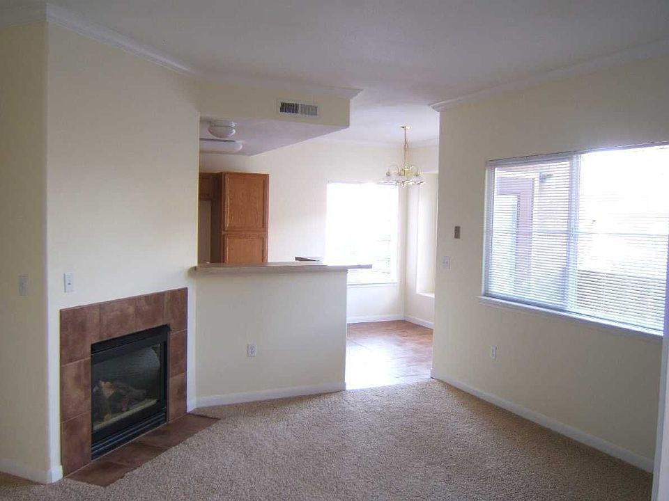 2nd image of 3731 Riviera Grv APT 101