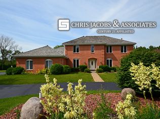 1435 Dunheath Dr, Inverness, IL 60010