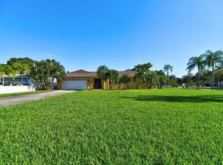 5431 Bayshore Dr, Seminole, FL 33772