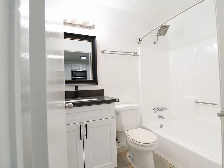 Electro Apartments - WSP 833 Berendo LLC — Photo 10
