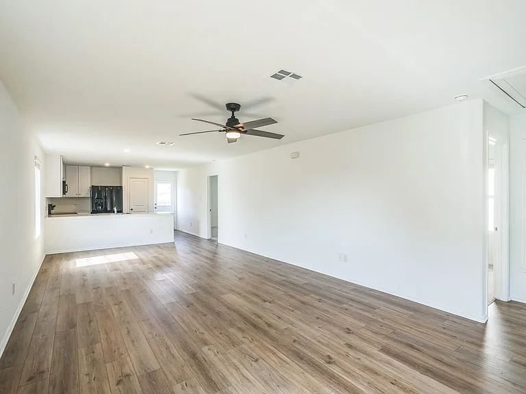 505 Sergeant Murphy Rd — Photo 11