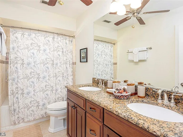 5208 SW 8th Ct — Photo 23