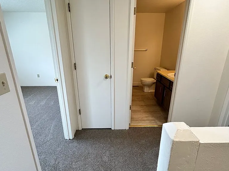 846 Homedale Rd — Photo 16