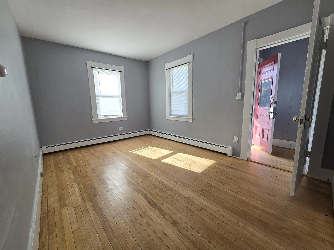2 bed, 800 sqft, $2,100 — Photo 2