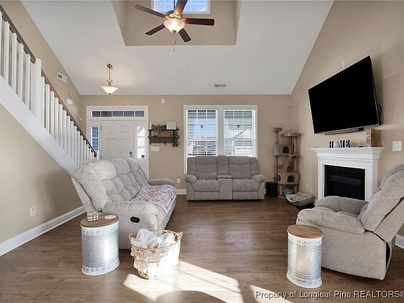 5th image of 155 Brentmoor Dr