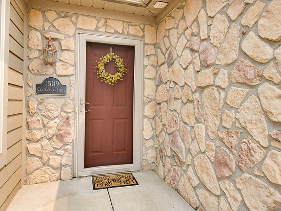 3rd image of 1509 Center Park Dr