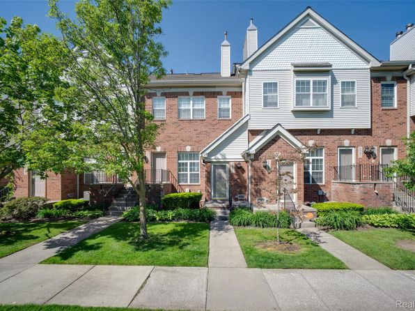 1727 Campau Farms Cir, Detroit, MI 48207