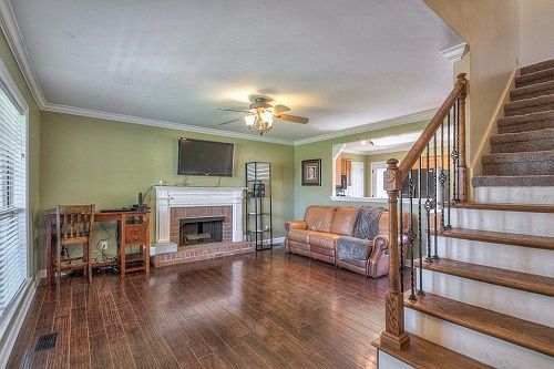 2nd image of 3005 Iroquois Dr