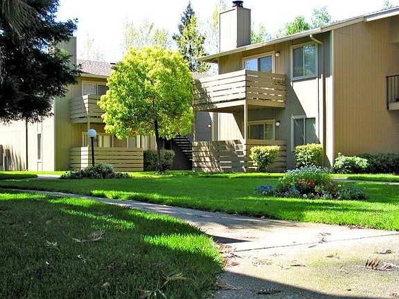 2nd image of 504 Northbank Ct APT 1