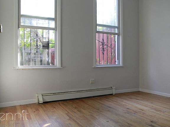4th image of 760 Evergreen Ave #1A