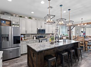 14233 E Hub Dr, Vail, AZ 85641