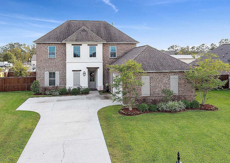 1st image of 40495 Mignon Ave