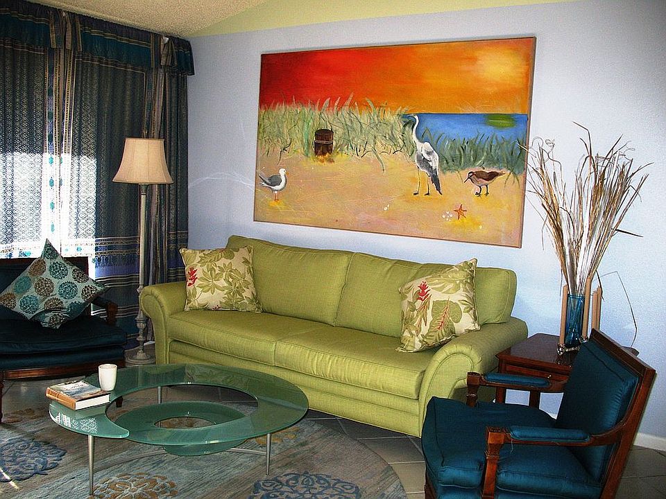 Livingrm sliders to Lanai