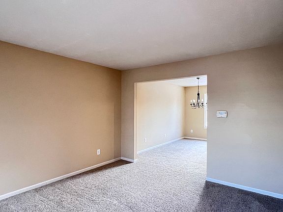 3rd image of 5913 Sandalwood Dr